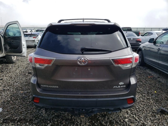 2015 Toyota Highlander XLE with VIN 5TDJKRFH3FS103323, listed as a Copart auction lot 51190165 with 206,845 mi miles and Clean Title. Bid and sale history available at carsss.com. Image 6.