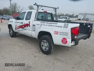 2018 Toyota Tacoma SR z VIN 5TFSX5EN3JX058375, wystawiony jako IAAI lot #42115157 z przebiegiem 171 454 mil mil oraz . Historia ofert i sprzedaży dostępna na DreamBid. Obrazek 3.