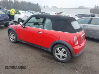 2008 MINI Convertible z VIN WMWRF33558TF67376, wystawiony jako IAAI lot #41923409 z przebiegiem 150 268 mil mil oraz . Historia ofert i sprzedaży dostępna na DreamBid. Obrazek 3.