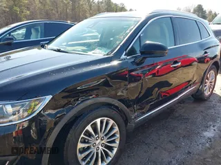 2016 Lincoln MKX Select with VIN 2LMTJ6KR9GBL59252, listed as a IAAI auction lot 41608092 with 144,128 mi miles. Bid and sale history available at carsss.com. Image 6.