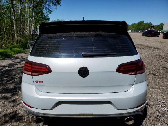 2019 Volkswagen GTI S z VIN 3VW6T7AU6KM012078, wystawiony jako Copart lot #57397505 z przebiegiem 47 324 mil mil oraz Szkoda całkowita • Salvage title. Historia ofert i sprzedaży dostępna na DreamBid. Obrazek 6.