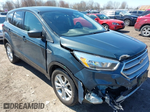 2019 Ford Escape SE z VIN 1FMCU9GDXKUC06609, wystawiony jako IAAI lot #42061974 z przebiegiem 148 064 mil mil oraz . Historia ofert i sprzedaży dostępna na DreamBid. Obrazek 1.