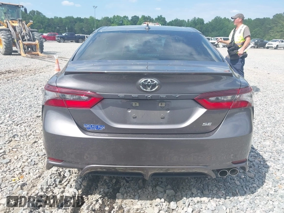 2022 Toyota Camry SE z VIN 4T1T11AK5NU701354, wystawiony jako IAAI lot #42135026 z przebiegiem 173 208 mil mil oraz . Historia ofert i sprzedaży dostępna na DreamBid. Obrazek 16.