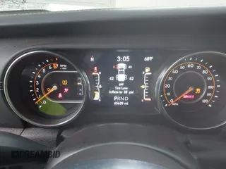2020 Jeep Gladiator Overland z VIN 1C6HJTFG0LL160699, wystawiony jako IAAI lot #42326325 z przebiegiem 65 639 mil mil oraz . Historia ofert i sprzedaży dostępna na DreamBid. Obrazek 7.