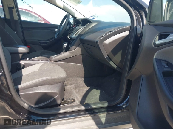 2013 Ford Focus SE with VIN 1FADP3F28DL302475, listed as a IAAI auction lot 42046024 with 110,446 mi miles. Bid and sale history available at carsss.com. Image 5.