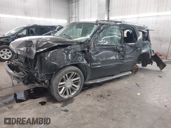 2012 Cadillac Escalade Premium z VIN 1GYS4CEF7CR299766, wystawiony jako IAAI lot #41374795 z przebiegiem 156 491 mil mil oraz . Historia ofert i sprzedaży dostępna na DreamBid. Obrazek 18.