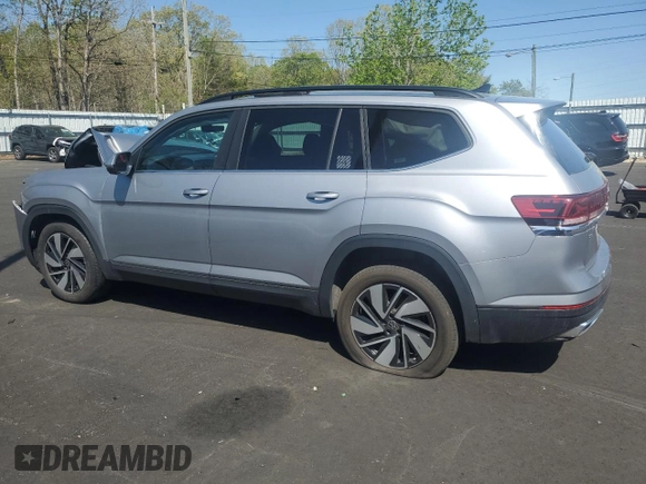 2024 Volkswagen Atlas SE with VIN 1V2WR2CA4RC567340, listed as a Copart auction lot 54665765 with 24,743 mi miles and Salvage title. Bid and sale history available at DreamBid. Image 2.