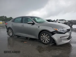 2017 Kia Optima LX z VIN 5XXGT4L35HG133558, wystawiony jako Copart lot #57454245 z przebiegiem 264 541 mil mil oraz Szkoda całkowita • Salvage title. Historia ofert i sprzedaży dostępna na DreamBid. Obrazek 4.