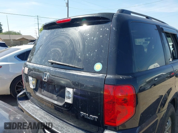 2005 Honda Pilot EX with VIN 5FNYF18475B002951, listed as a IAAI auction lot 42049908 with Not Provided miles. Bid and sale history available at carsss.com. Image 16.