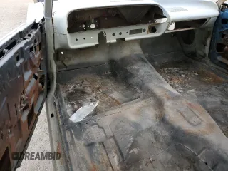 1963 Chevrolet Impala с VIN 31847B122571, выставлен на аукционе Copart как лот 45565345 с пробегом Не указан миль и Чистый • Clean title. История ставок и продаж доступна на DreamBid. Изображение 8.