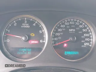 2007 Chevrolet Suburban LS with VIN 1GNFC16JX7R225286, listed as a IAAI auction lot 41594303 with 213,648 mi miles. Bid and sale history available at carsss.com. Image 7.