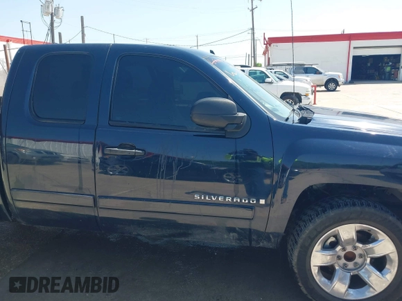 2007 Chevrolet Silverado 1500 LT w/1LT with VIN 2GCEC19C871678672, listed as a IAAI auction lot 41855644 with 184,008 mi miles. Bid and sale history available at carsss.com. Image 13.
