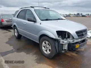 2005 Kia Sorento LX with VIN KNDJD733355409238, listed as a IAAI auction lot 42041026 with 169,868 mi miles. Bid and sale history available at carsss.com. Image 1.