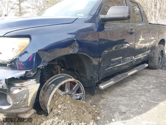 2013 Toyota Tundra 4WD Truck with VIN 5TFUM5F14DX040405, listed as a IAAI auction lot 41804283 with NaN miles. Bid and sale history available at carsss.com. Image 6.