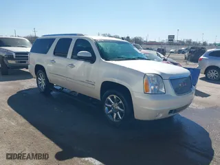 2009 GMC Yukon XL Denali with VIN 1GKFK06229R219374, listed as a IAAI auction lot 41731779 with 215,964 mi miles. Bid and sale history available at carsss.com. Image 1.
