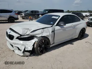 2018 BMW M2 z VIN WBS1J5C51JVD36522, wystawiony jako Copart lot #61423854 z przebiegiem 57 933 mil mil oraz Szkoda całkowita • Salvage title. Historia ofert i sprzedaży dostępna na DreamBid. Obrazek 1.