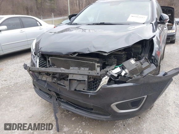 2017 Kia Sorento LX with VIN 5XYPGDA33HG333647, listed as a IAAI auction lot 41684357 with 93,841 mi miles. Bid and sale history available at carsss.com. Image 6.