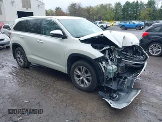 2015 Toyota Highlander XLE z VIN 5TDJKRFH3FS191399, wystawiony jako IAAI lot #42186496 z przebiegiem 173 075 mil mil oraz . Historia ofert i sprzedaży dostępna na DreamBid. Obrazek 1.