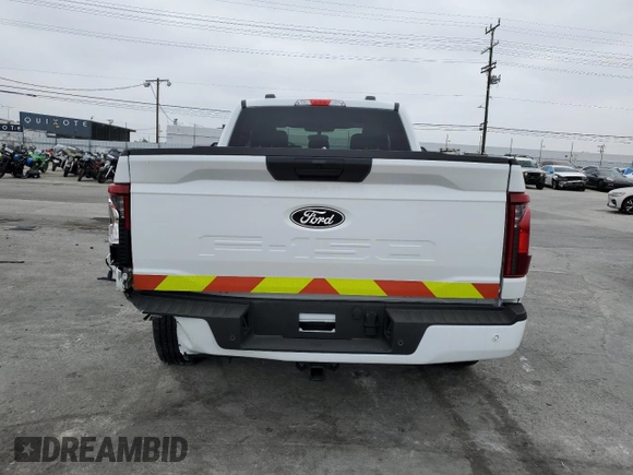 2024 Ford F-150 z VIN 1FTFX2L52RKF00574, wystawiony jako Copart lot #50767795 z przebiegiem 920 mil mil oraz Szkoda całkowita • Salvage title. Historia ofert i sprzedaży dostępna na DreamBid. Obrazek 6.