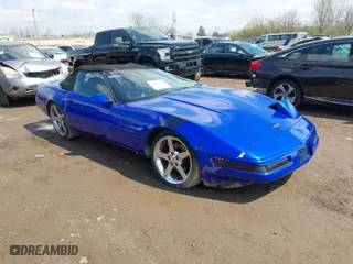 1994 Chevrolet Corvette with VIN 1G1YY32P3R5122058, listed as a IAAI auction lot 41933355 with 132,080 mi miles. Bid and sale history available at carsss.com. Image 1.