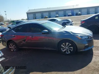 2019 Nissan Altima S z VIN 1N4BL4BV4KC187993, wystawiony jako IAAI lot #41972120 z przebiegiem 107 227 mil mil oraz . Historia ofert i sprzedaży dostępna na DreamBid. Obrazek 13.