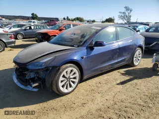 2022 Tesla Model 3 Long Range with VIN 5YJ3E1EB0NF361204, listed as a Copart auction lot 87693415 with 32042 miles and Salvage Title. Bid and sale history available at carsss.com. Image 1.