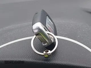 2013 Hyundai Azera с VIN KMHFH4JGXDA285372, выставлен на аукционе IAAI как лот 42697971 с пробегом 220 041 миль миль и . История ставок и продаж доступна на DreamBid. Изображение 11.