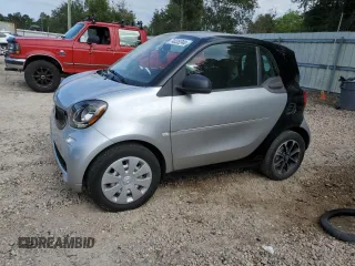 2016 Smart fortwo Passion z VIN WMEFJ5DA6GK057472, wystawiony jako Copart lot #74035244 z przebiegiem 67 826 mil mil oraz Szkoda całkowita • Salvage title. Historia ofert i sprzedaży dostępna na DreamBid. Obrazek 1.