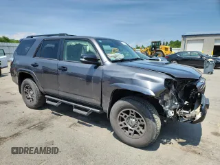 2020 Toyota 4Runner SR5 with VIN JTEBU5JR1L5810893, listed as a Copart auction lot 61157285 with 35,426 mi miles and Salvage title. Bid and sale history available at DreamBid. Image 4.