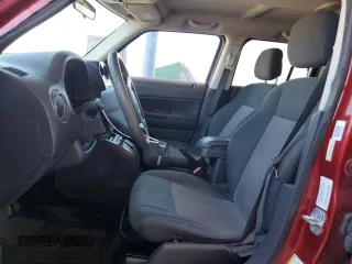 2013 Jeep Patriot Sport z VIN 1C4NJRBB8DD271392, wystawiony jako Copart lot #53520255 z przebiegiem 147 327 mil mil oraz Czysty tytuł • Clean title. Historia ofert i sprzedaży dostępna na DreamBid. Obrazek 7.