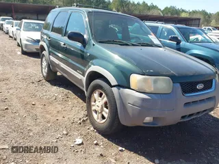2001 Ford Escape XLT with VIN 1FMCU03121KF56950, listed as a IAAI auction lot 41768628 with 265,069 mi miles. Bid and sale history available at carsss.com. Image 1.