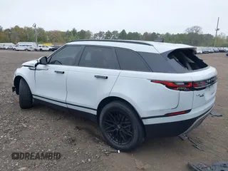 2018 Land Rover Range Rover Velar S z VIN SALYB2RX4JA774037, wystawiony jako IAAI lot #39309626 z przebiegiem 51 171 mil mil oraz . Historia ofert i sprzedaży dostępna na DreamBid. Obrazek 3.