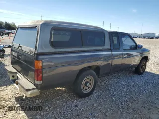 1995 Nissan Frontier XE z VIN 1N6HD16S6SC450675, wystawiony jako Copart lot #88047365 z przebiegiem 193 820 mil mil oraz Czysty tytuł • Clean title. Historia ofert i sprzedaży dostępna na DreamBid. Obrazek 3.
