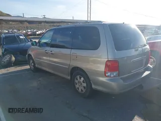 2002 Kia Sedona LX with VIN KNDUP131326280553, listed as a IAAI auction lot 41831101 with 342,242 mi miles. Bid and sale history available at carsss.com. Image 3.