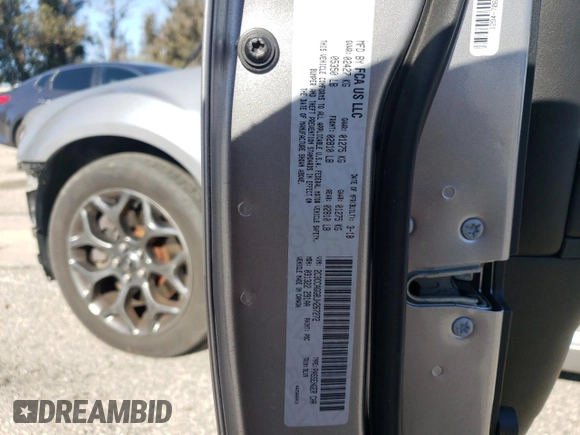 2018 Chrysler 300 S z VIN 2C3CCAGG8JH267272, wystawiony jako Copart lot #49331875 z przebiegiem 70 691 mil mil oraz Szkoda całkowita • Salvage title. Historia ofert i sprzedaży dostępna na DreamBid. Obrazek 13.