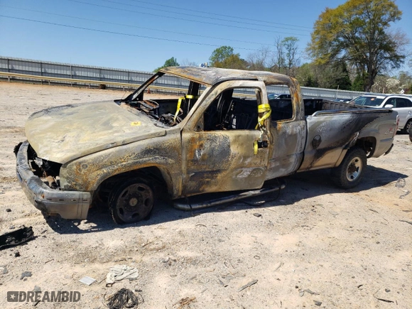 2003 Chevrolet Silverado 2500HD LS with VIN 1GCHK29G13E139053, listed as a Copart auction lot 52502685 with 0 mi miles and Salvage Title. Bid and sale history available at carsss.com. Image 1.