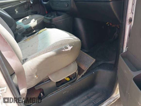 2013 Chevrolet Express Cargo with VIN 1GCSGAFX9D1123777, listed as a IAAI auction lot 42530340 with 232,340 mi miles and . Bid and sale history available at DreamBid. Image 5.
