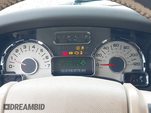 2013 Ford Expedition Max XLT с VIN 1FMJK1H59DEF08542, выставлен на аукционе IAAI как лот 41552946 с пробегом 218 762 миль миль и . История ставок и продаж доступна на DreamBid. Изображение 7.