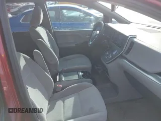 2017 Toyota Sienna LE Auto Access Seat with VIN 5TDKZ3DC7HS863682, listed as a IAAI auction lot 41488878 with 134,733 mi miles. Bid and sale history available at carsss.com. Image 5.
