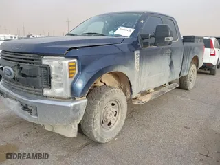 2018 Ford Super Duty F-250 SRW XL with VIN 1FT7X2B6XJEC69036, listed as a IAAI auction lot 41692470 with 163,808 mi miles. Bid and sale history available at carsss.com. Image 17.