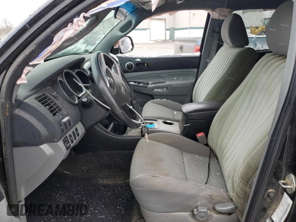 2014 Toyota Tacoma with VIN 3TMMU4FN7EM065660, listed as a Copart auction lot 53133665 with 83,505 mi miles and Salvage title. Bid and sale history available at DreamBid. Image 7.