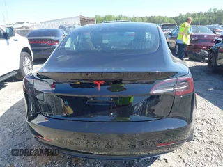 2018 Tesla Model 3 Long Range Battery z VIN 5YJ3E1EA9JF123109, wystawiony jako IAAI lot #42038158 z przebiegiem 133 361 mil mil oraz . Historia ofert i sprzedaży dostępna na DreamBid. Obrazek 16.