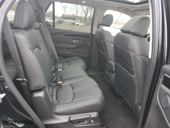 2025 Honda Pilot Touring with VIN 5FNYG1H71SB050822, listed as a Copart auction lot 50832325 with 3,204 mi miles and Salvage Title. Bid and sale history available at carsss.com. Image 10.