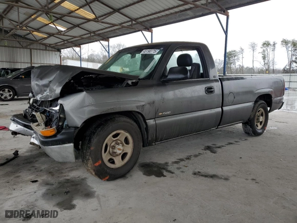 2000 Chevrolet Silverado 1500 with VIN 1GCEC14W0YE136208, listed as a Copart auction lot 45190775 with 152,016 mi miles and Salvage Title. Bid and sale history available at carsss.com. Image 1.