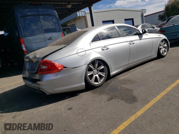 2008 Mercedes-Benz CLS-Class 5.5L with VIN WDDDJ72X88A118200, listed as a Copart auction lot 78005464 with 113,005 mi miles and Salvage Title. Bid and sale history available at carsss.com. Image 3.