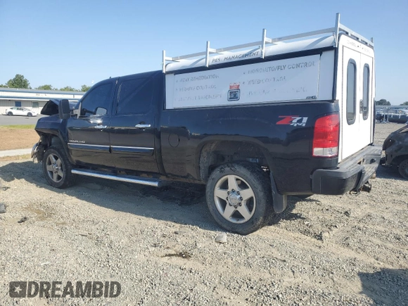 2011 GMC Sierra 2500HD Denali z VIN 1GT125C84BF262407, wystawiony jako Copart lot #59627705 z przebiegiem 155 259 mil mil oraz Szkoda całkowita • Salvage title. Historia ofert i sprzedaży dostępna na DreamBid. Obrazek 2.