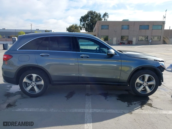 2017 Mercedes-Benz GLC with VIN WDC0G4JB0HF143195, listed as a IAAI auction lot 42004430 with 18,560 mi miles. Bid and sale history available at carsss.com. Image 14.