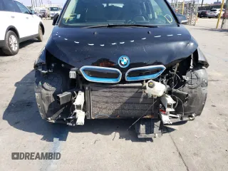 2018 BMW i3 with VIN WBY7Z4C58JVD97028, listed as a Copart auction lot 61591482 with 37,047 mi miles. Bid and sale history available at carsss.com. Image 9.