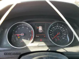 2017 Volkswagen GTI S z VIN 3VW4T7AU9HM018375, wystawiony jako Copart lot #55064875 z przebiegiem 70 344 mil mil oraz Szkoda całkowita • Salvage title. Historia ofert i sprzedaży dostępna na DreamBid. Obrazek 9.