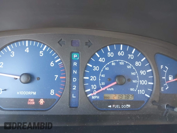 2001 Toyota Sienna LE with VIN 4T3ZF13C21U397063, listed as a IAAI auction lot 42033574 with 219,783 mi miles. Bid and sale history available at carsss.com. Image 7.